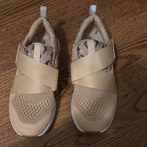 Cyclebar Beige and Tan Women's Athletic Shoes